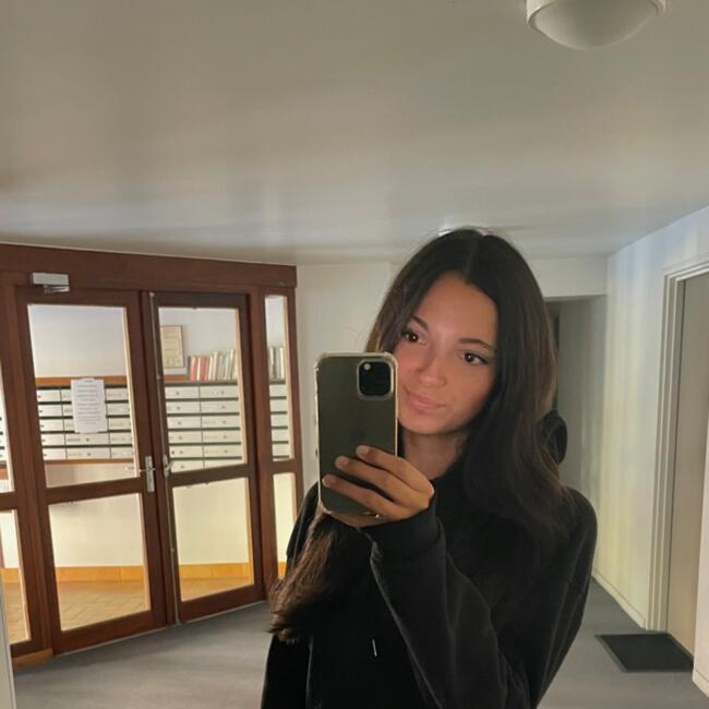 Babysitter in Vincennes: Lison