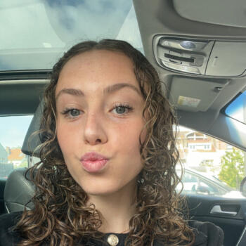 Babysitter in Hondschoote: Marion