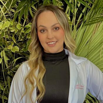 Babysitter in Novo Hamburgo: Nicole