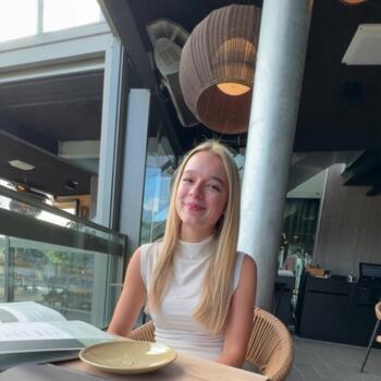Babysitter Maasmechelen: Julie