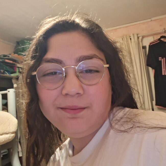 Babysitter in Monceau-sur-Sambre: Lola