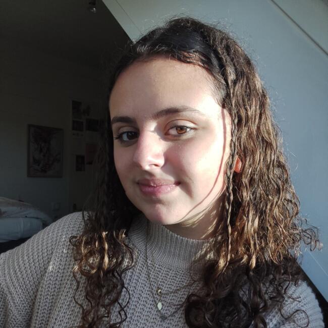 Babysitter in Lesquin: Lola