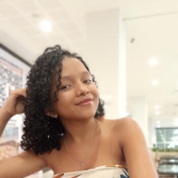 Babysitter in São Luís: Ana