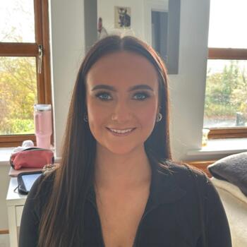 Babysitter in Kilcolgan: Holly