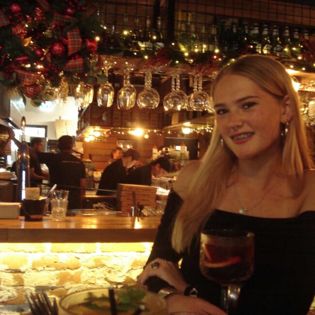 Babysitter in Christchurch: Dakota