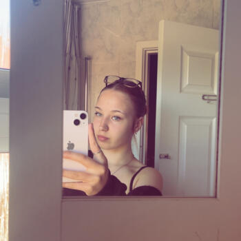 Babysitter in Preston: Evelina