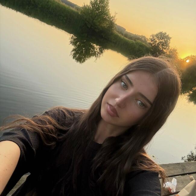 Babysitter in La Celle-Saint-Cloud: Agathe