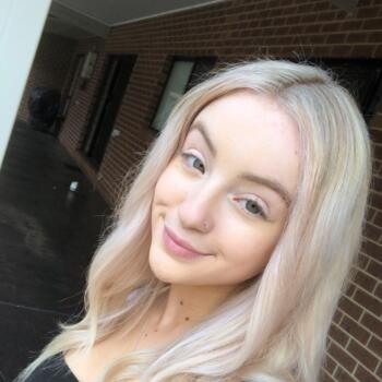 Babysitter in Bendigo: Holly