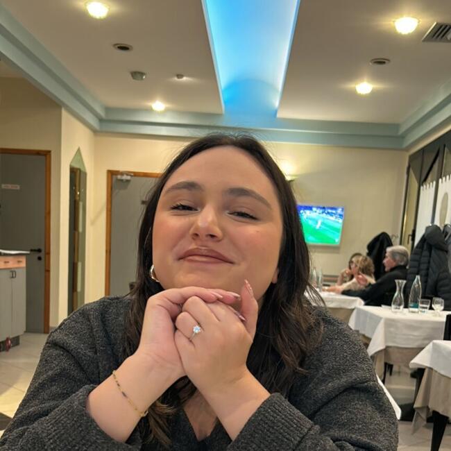 Babysitter in Castello d'Argile: Elektra