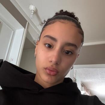 Babysitter in Reims: Assia