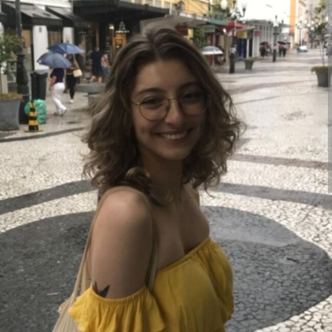 Babysitter in Porto Alegre: Laura