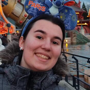 Babysitter in Saint-Cyr-l'École: Lea