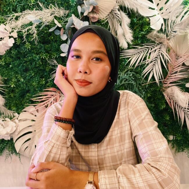 Babysitter in Singapore: Fifi