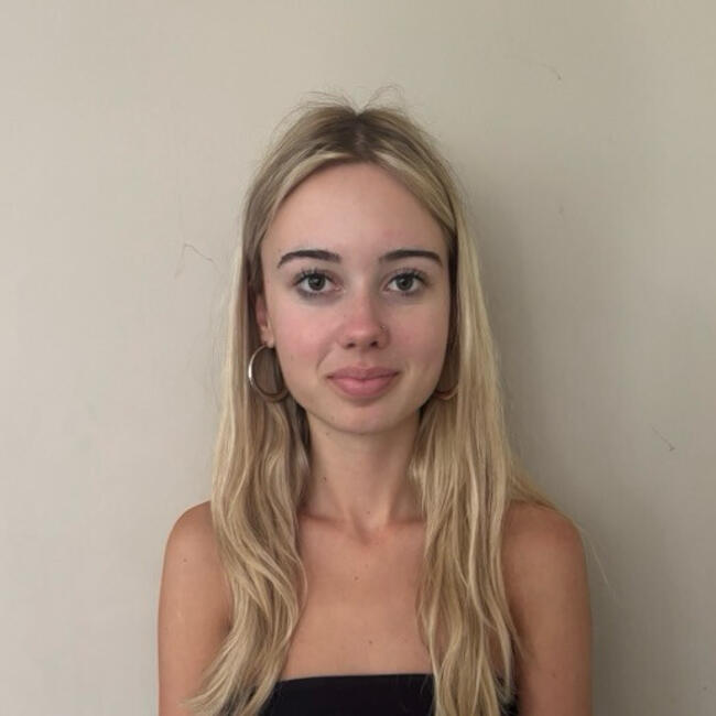Babysitter in Wellington: Lauren