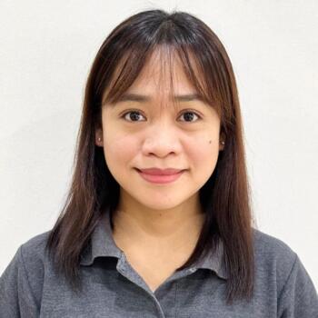 جليسة أطفال دبي: Annie