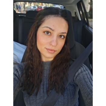 Babysitter in Corinth: Φωτεινη