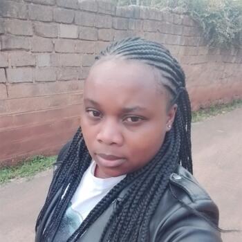 Babysitter in Nairobi: Claris