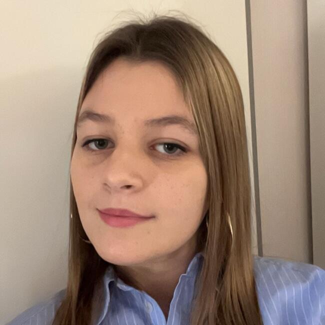 Babysitter in Le Pradet: Lou