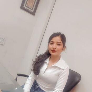 Babysitter in Dehradun: Aradhana