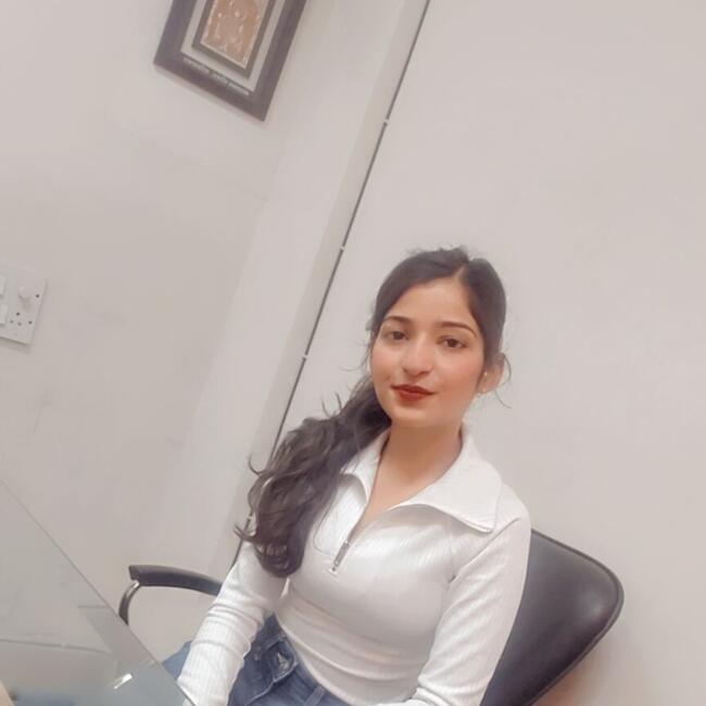 Babysitter in Dehradun: Aradhana