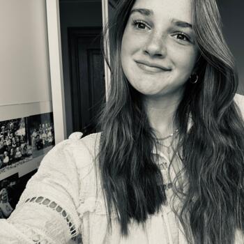 Babysitter Sart Messire Guillaume: Lucie