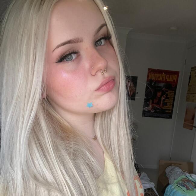 Babysitter in Gold Coast: Caitlin