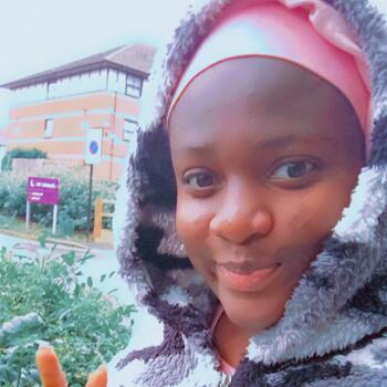 Babysitter London: Chinyere