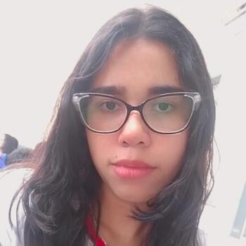 Babysitter in São Luís: Lara