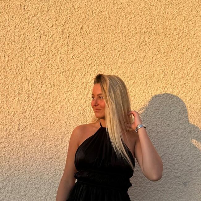 Babysitter in Saint-Bonnet-en-Champsaur: Cherine