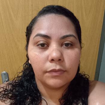 Babysitter in Valparaíso de Goiás: Samara