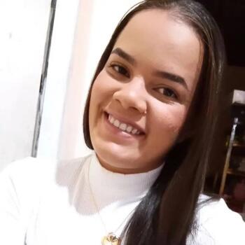 Babysitter Aracaju: Fabielle