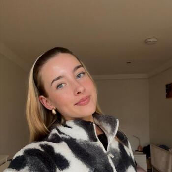 Babysitter Ashbourne: Eve
