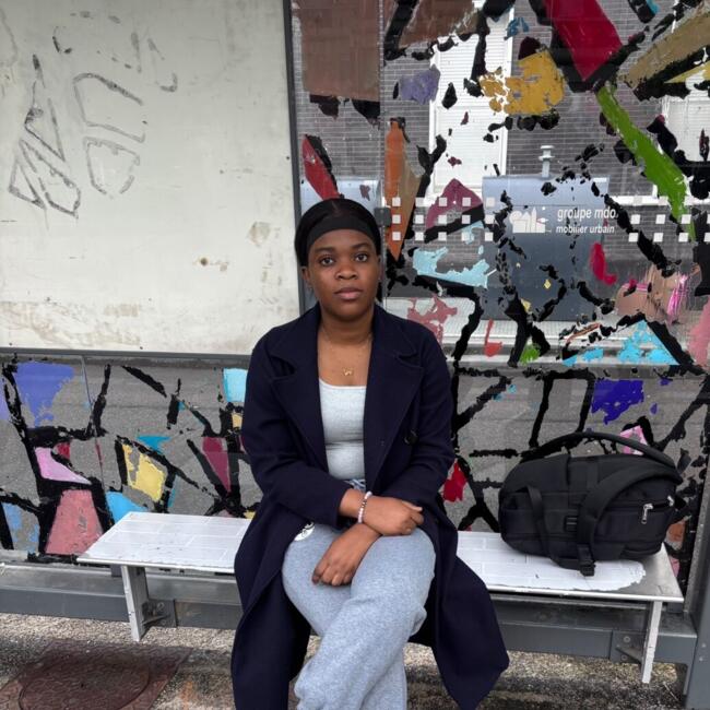 Babysitter in Champs-sur-Marne: Tryphene