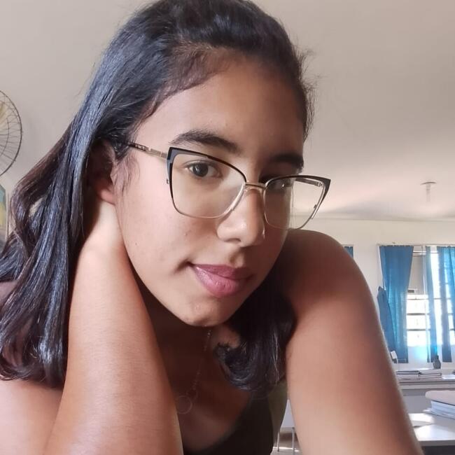 Babysitter in Aparecida de Goiânia: Gabrielle