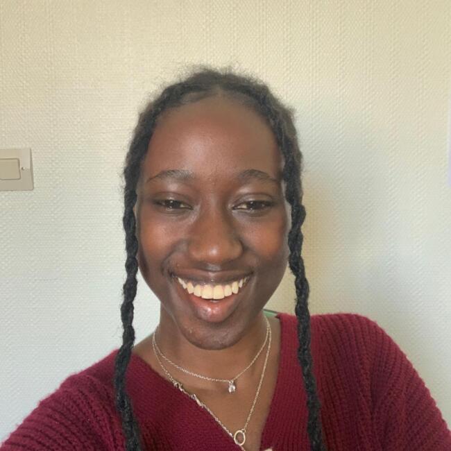 Babysitter in Reims: Eve