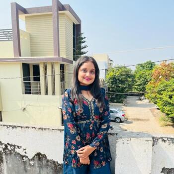 Babysitter Kitchener: Nilam