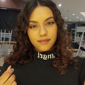 Babysitter Goiânia: Shara