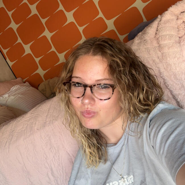 Babysitter in Blenheim: Amber