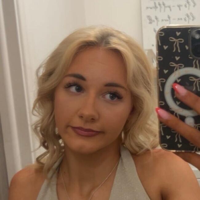 Babysitter in Ballina: Hollie McCarron