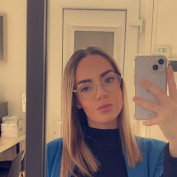 Babysitter in Pont-de-Metz: Anaelle