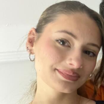 Babysitter in Thorigny-sur-Oreuse: Ema