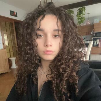 Babysitter in Panazol: Valentine