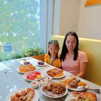 Babysitter Valenzuela: Jeneca