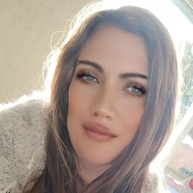 Babá em Sorocaba: Leila