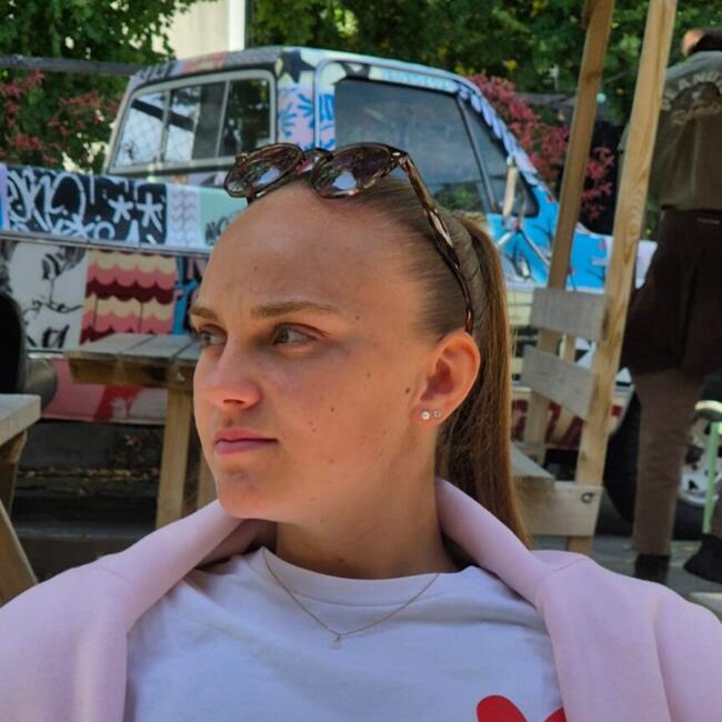 Babysitter in Rennes: Sarah