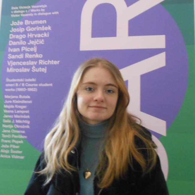 Babysitter in Forest: Alice