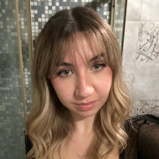 Babysitter in Rome: Nina