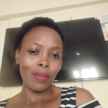 Babysitter in Nairobi: Alicia