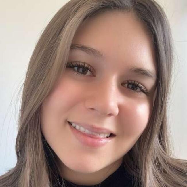 Babysitter in Reims: Lily