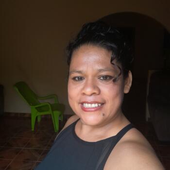 Babysitter in Santa Ana: Rosmaria elizabeth rosales